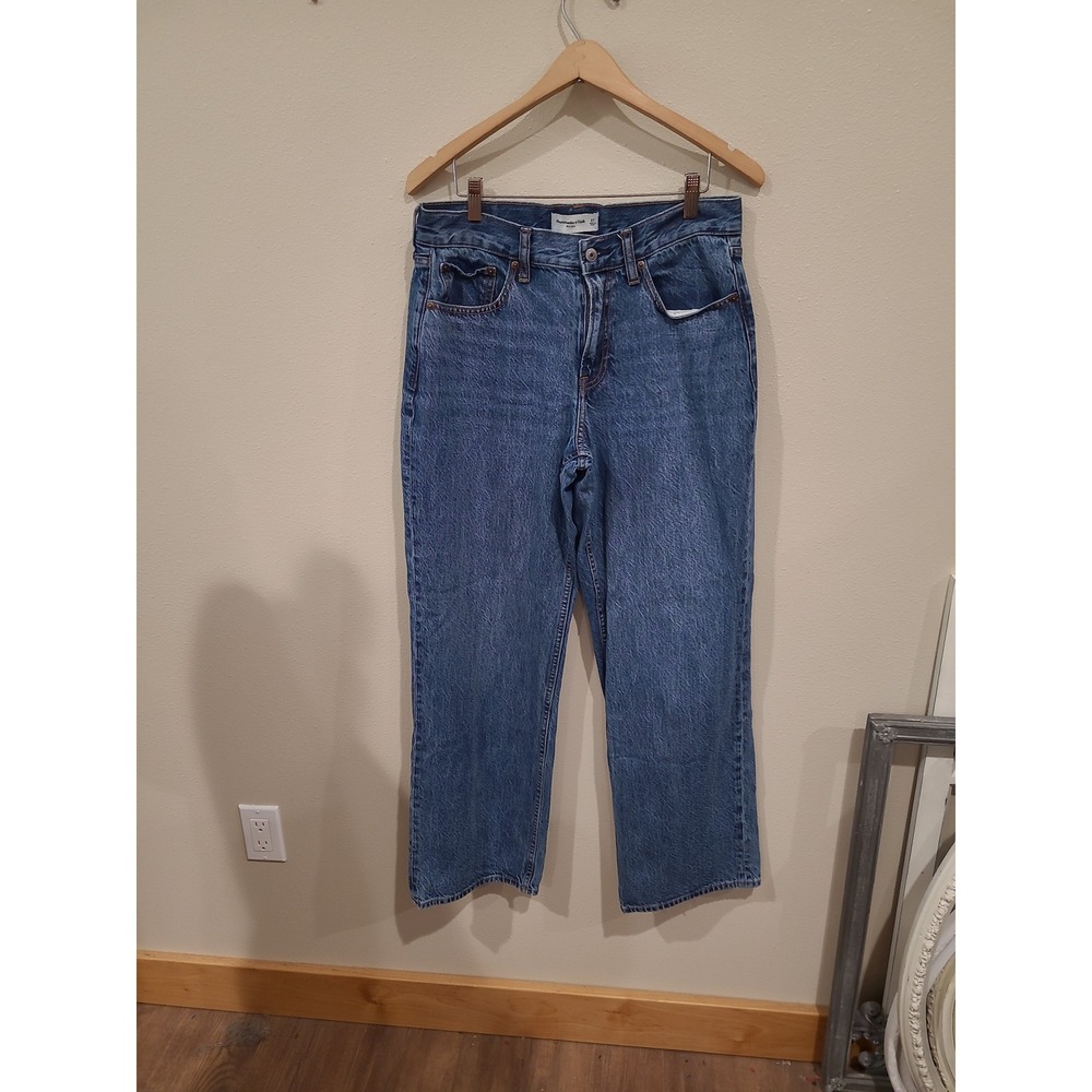 Abercrombie Mid Rise Curve Love Relaxed fit Straight Jean Women tag SZ 27 casual